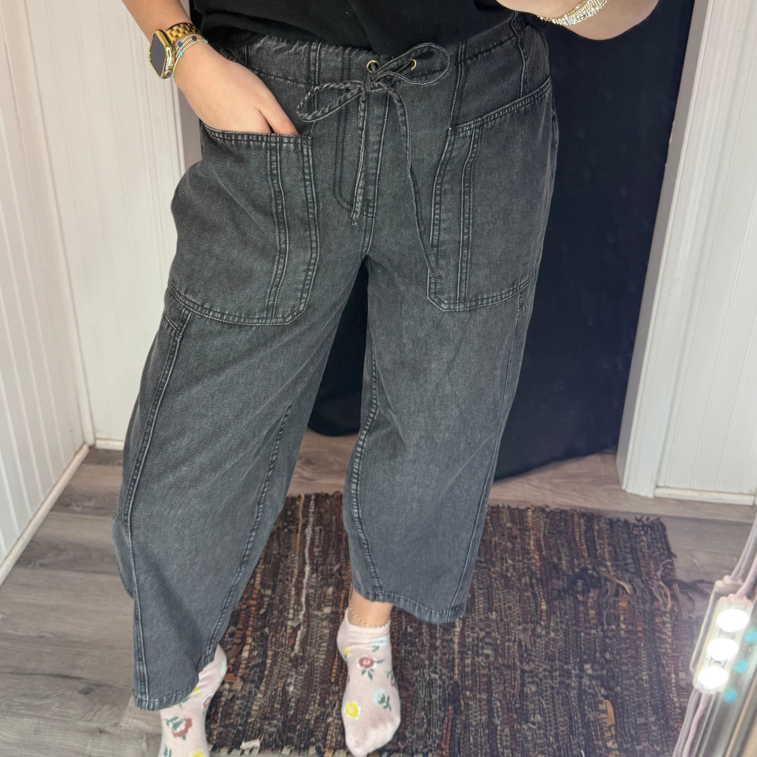 Pretty in Black! Barrel Pants