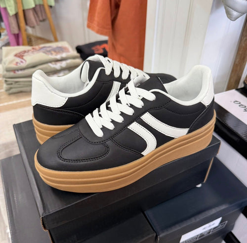Platform Sneakers - Black & White
