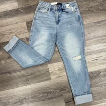 Load image into Gallery viewer, Star perfect Jeans - JUDY BLUE